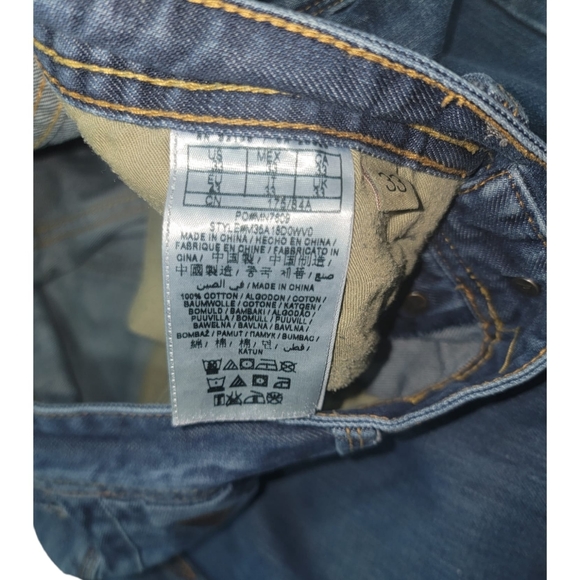(M) Guess Medium Wash Jeans (Men) - Picture 4 of 10